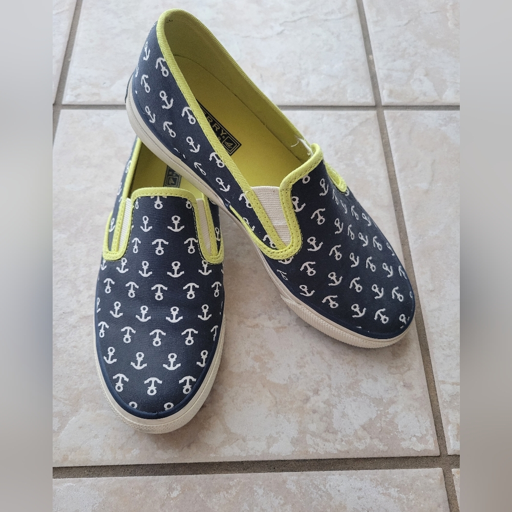 Sperry - Picture 2 of 6